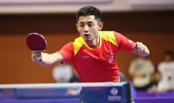 强调了他的 强调了他的