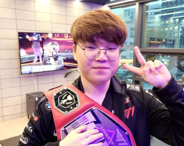 场上展现出 场上展现出