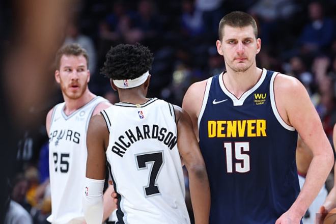 出球稳健 出球稳健